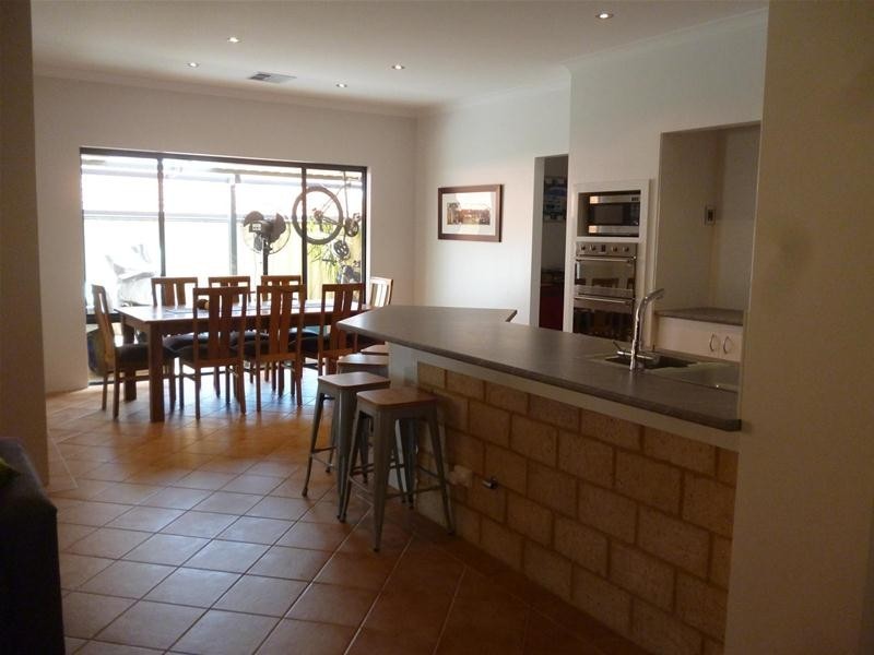 11 Monaltrie Loop, Carramar WA 6031
