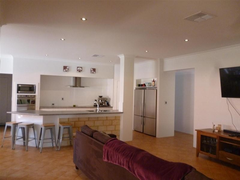 11 Monaltrie Loop, Carramar WA 6031