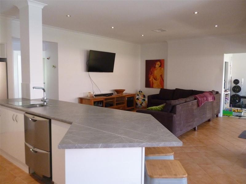 11 Monaltrie Loop, Carramar WA 6031