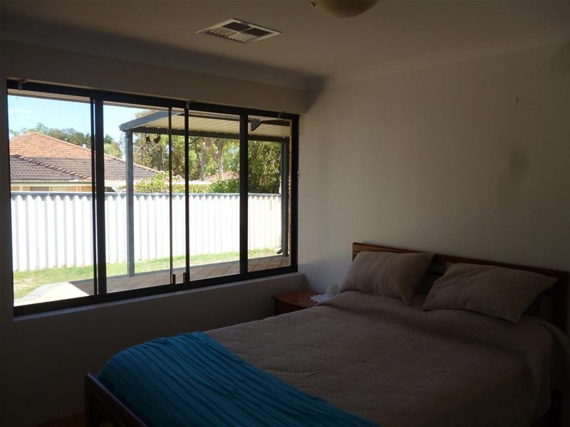11 Monaltrie Loop, Carramar WA 6031