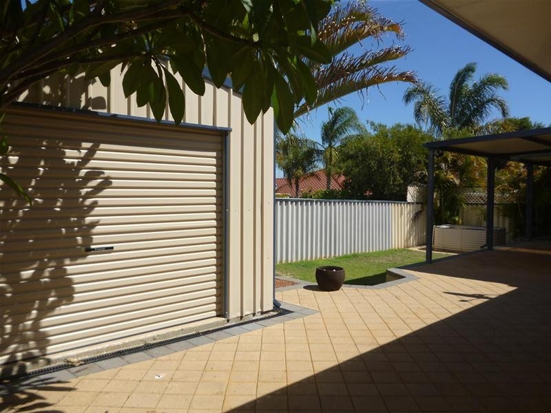 11 Monaltrie Loop, Carramar WA 6031