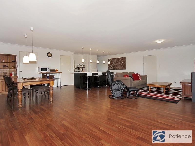 111 Sundowner Meander, Banksia Grove WA 6031