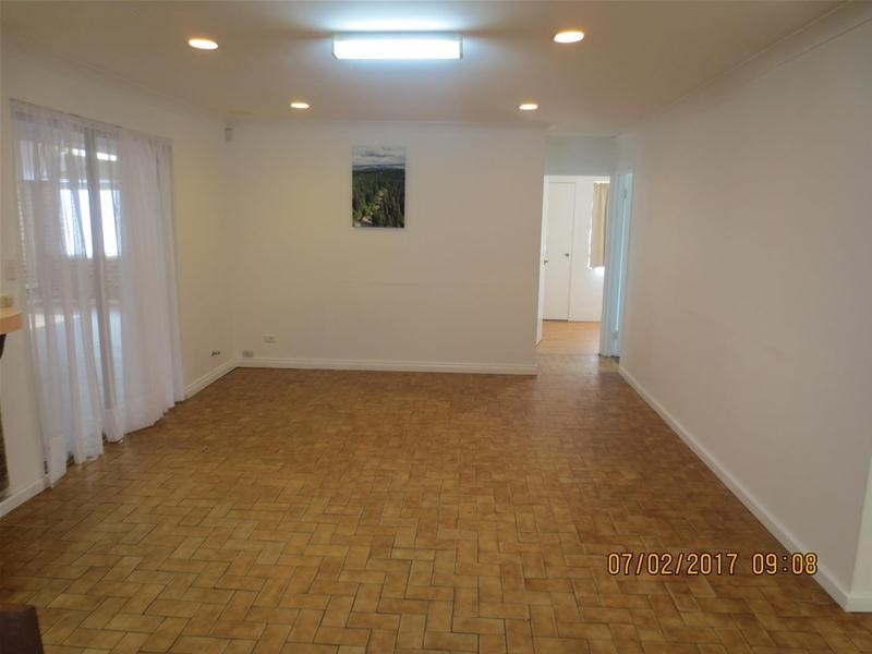 76 Giralt Road, Marangaroo WA 6064