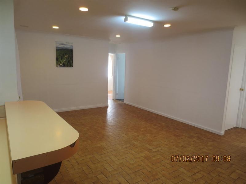 76 Giralt Road, Marangaroo WA 6064