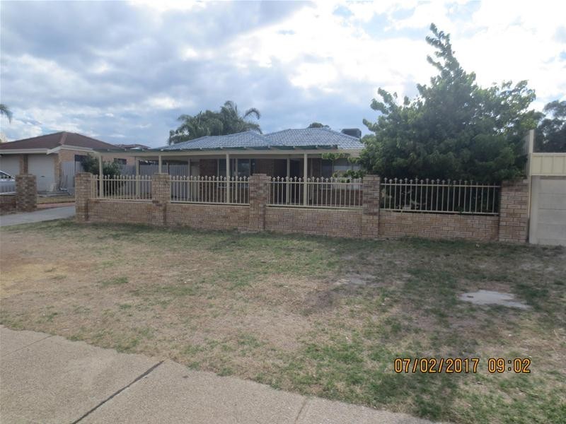 76 Giralt Road, Marangaroo WA 6064