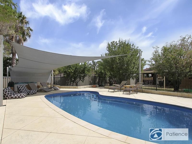 17 Smoothstone Court, Joondalup WA 6027