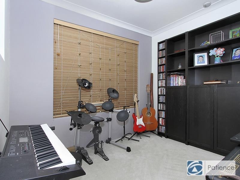 17 Smoothstone Court, Joondalup WA 6027