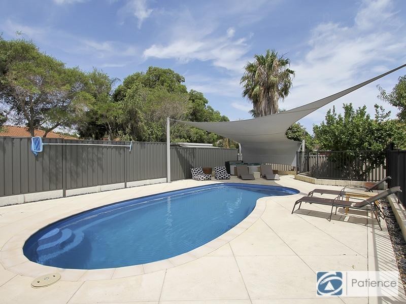 17 Smoothstone Court, Joondalup WA 6027