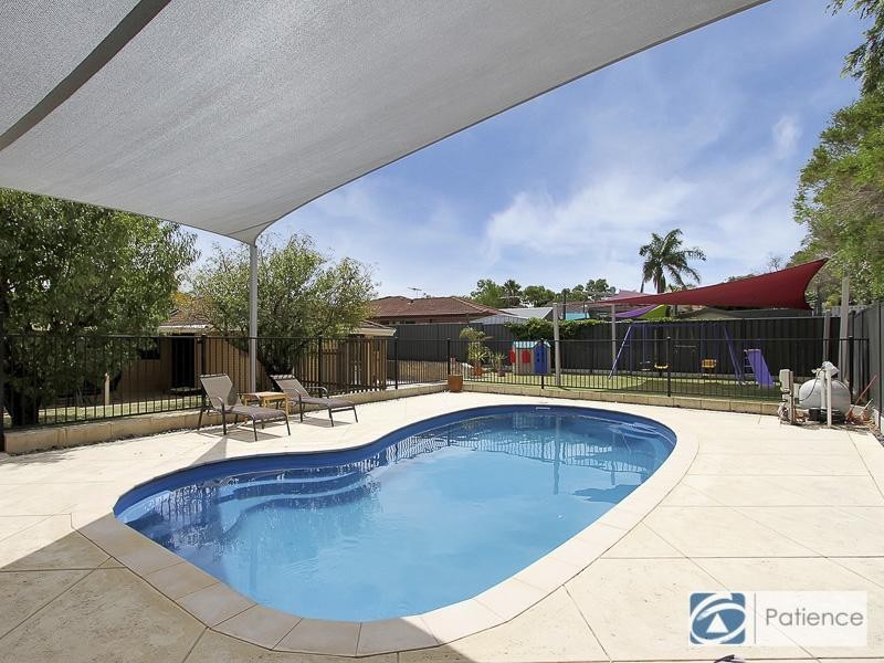 17 Smoothstone Court, Joondalup WA 6027