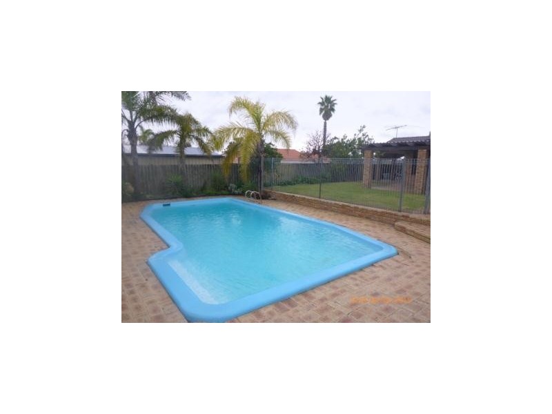 16 De Young Road, Craigie WA 6025