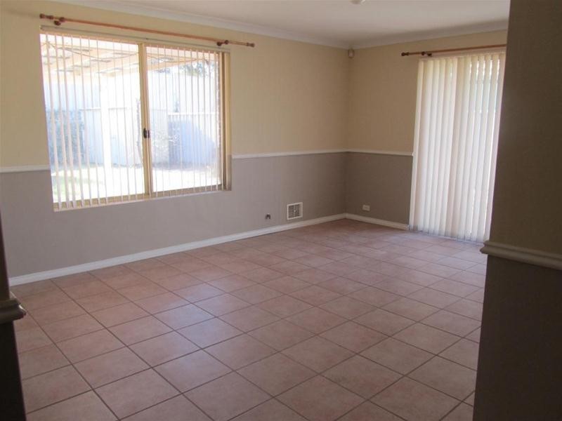 31 St Stephens Crescent, Tapping WA 6065