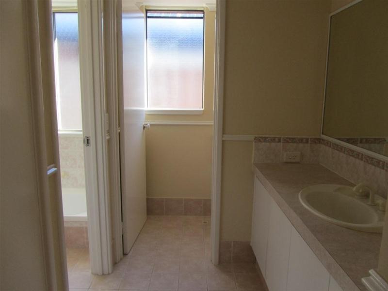 31 St Stephens Crescent, Tapping WA 6065