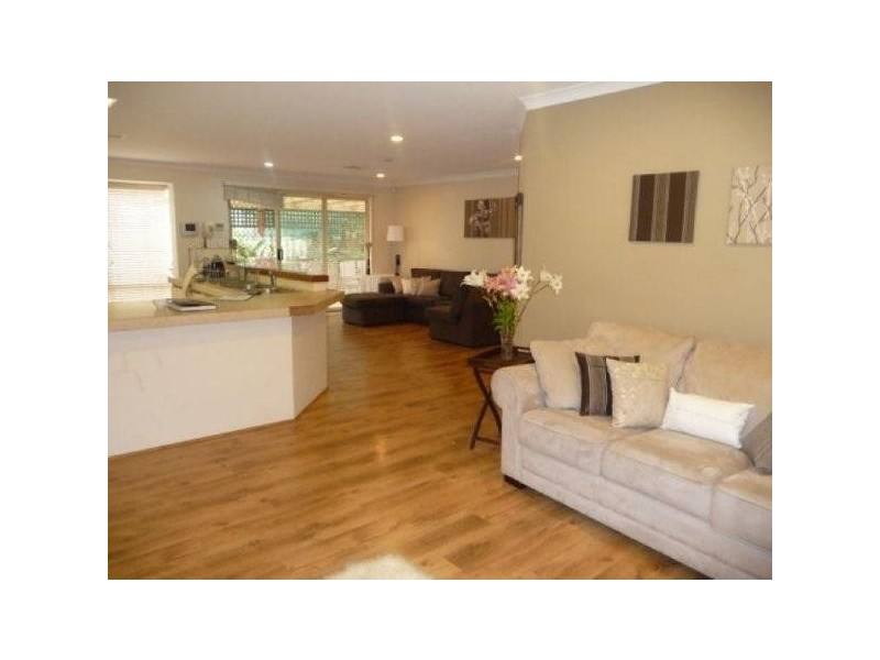 4 Akera Close, Hillarys WA 6025