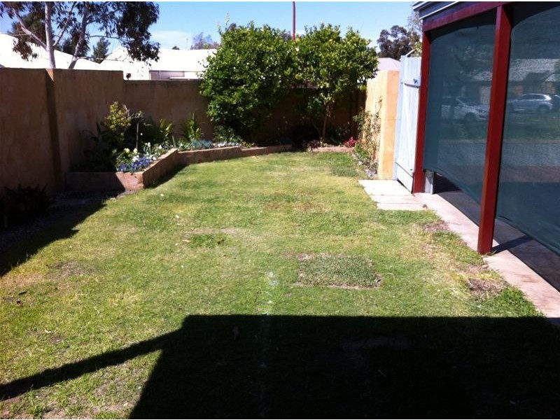 24 Pinegrove Drive, Ellenbrook WA 6069