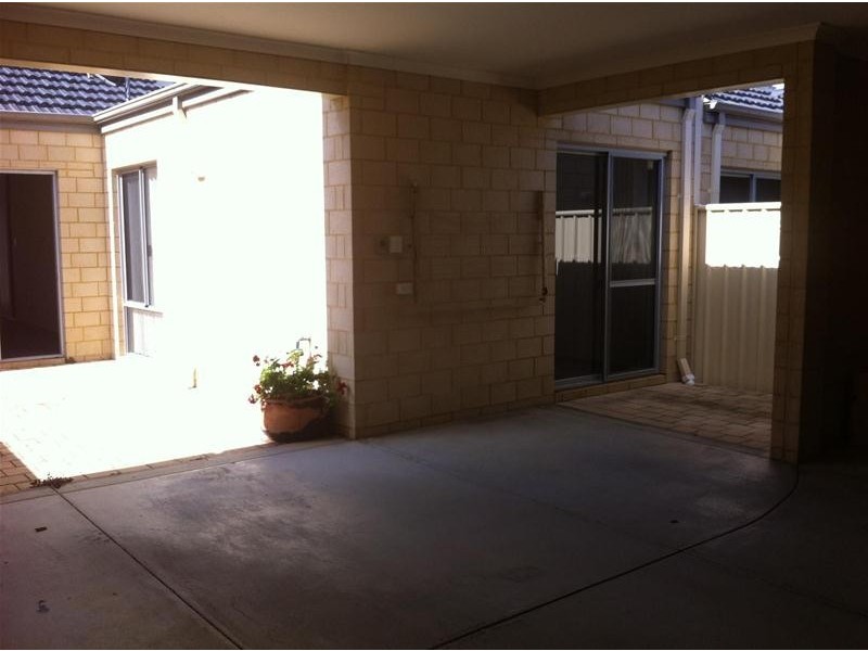 22 Nashville Loop, Currambine WA 6028