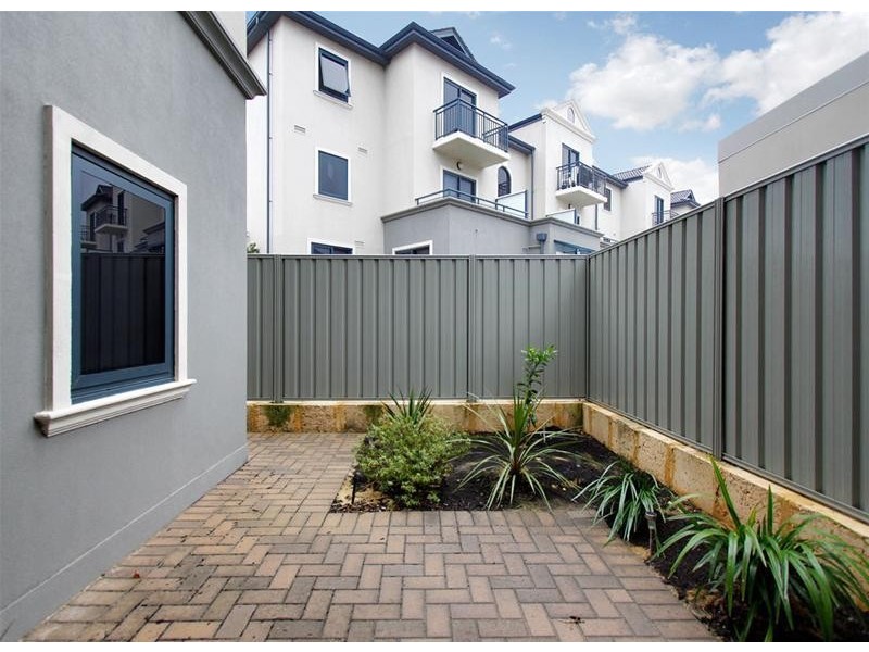 22/1 Sunlander Drive, Currambine WA 6028