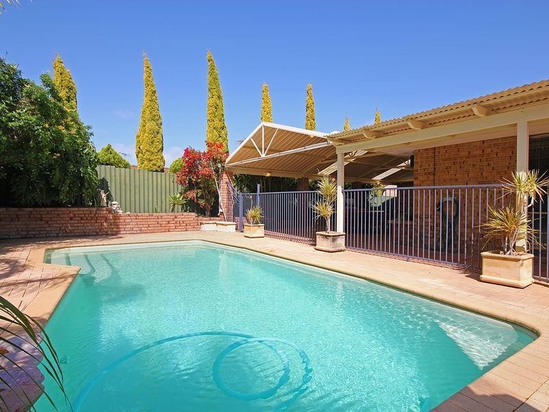 24 McDowell Crescent, Kingsley WA 6026