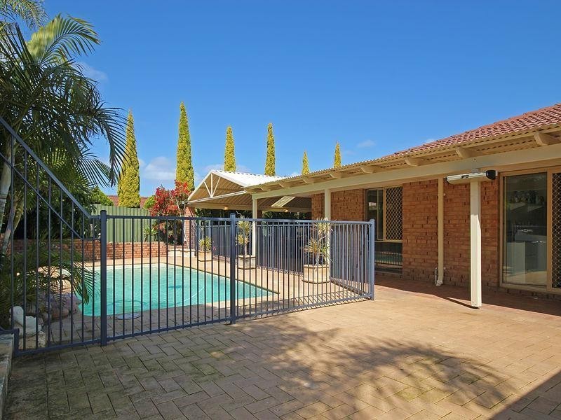 24 McDowell Crescent, Kingsley WA 6026