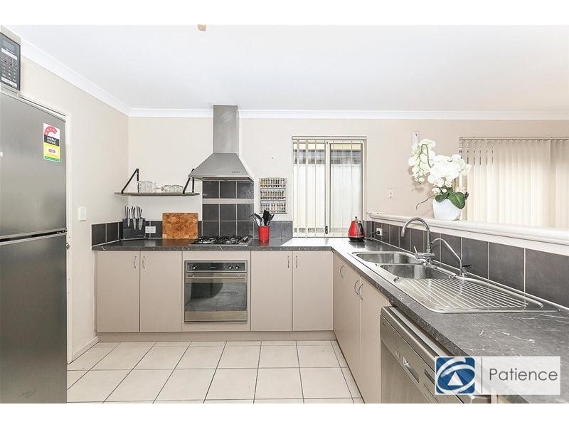 10 Lynella Circuit, Banksia Grove WA 6031