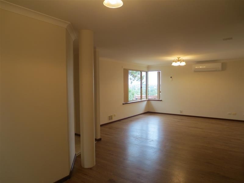 4B Castle Rock Turn, Joondalup WA 6027