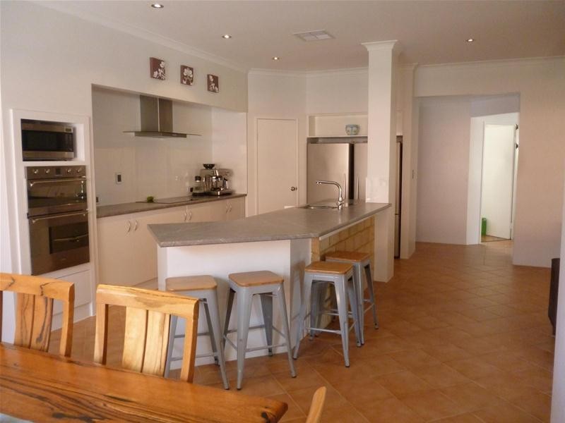 11 Monaltrie Loop, Carramar WA 6031