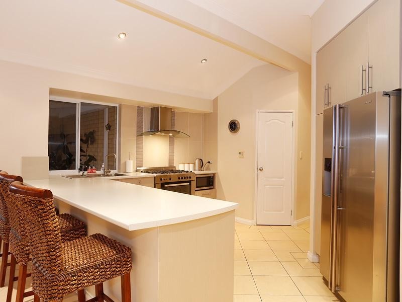 9 Galveston Loop, Iluka WA 6028