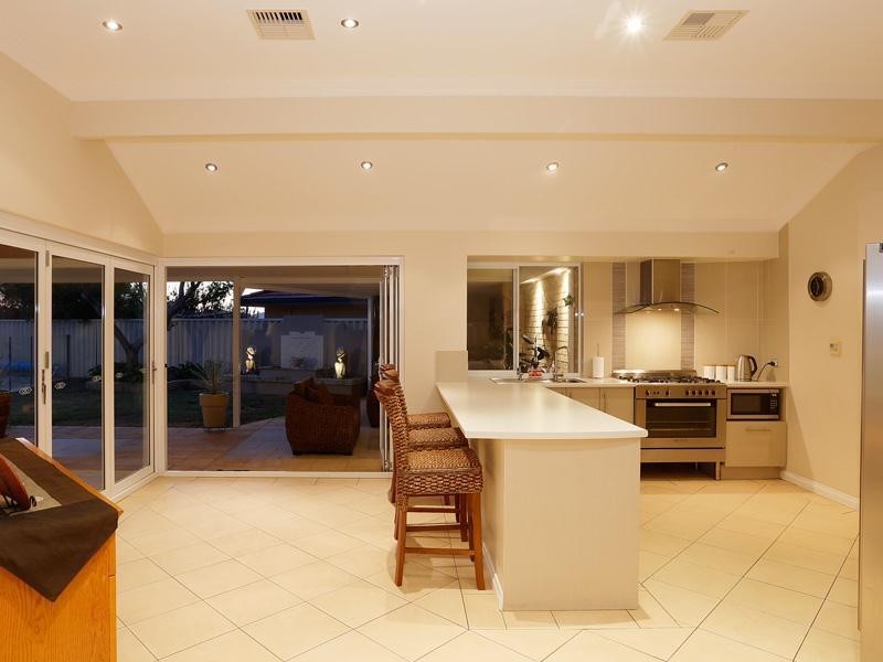 9 Galveston Loop, Iluka WA 6028