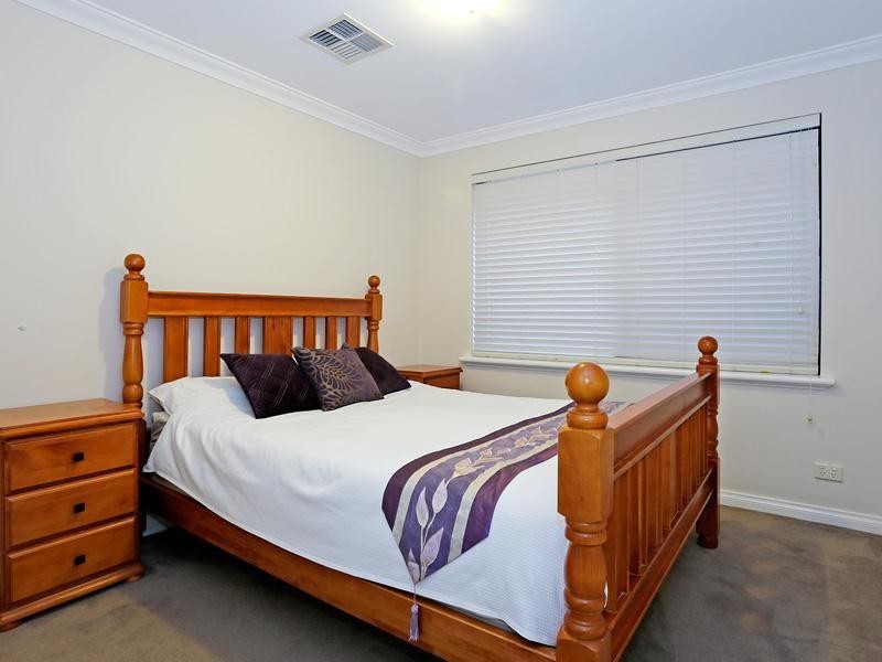 9 Galveston Loop, Iluka WA 6028