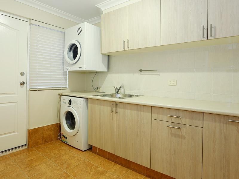 9 Galveston Loop, Iluka WA 6028