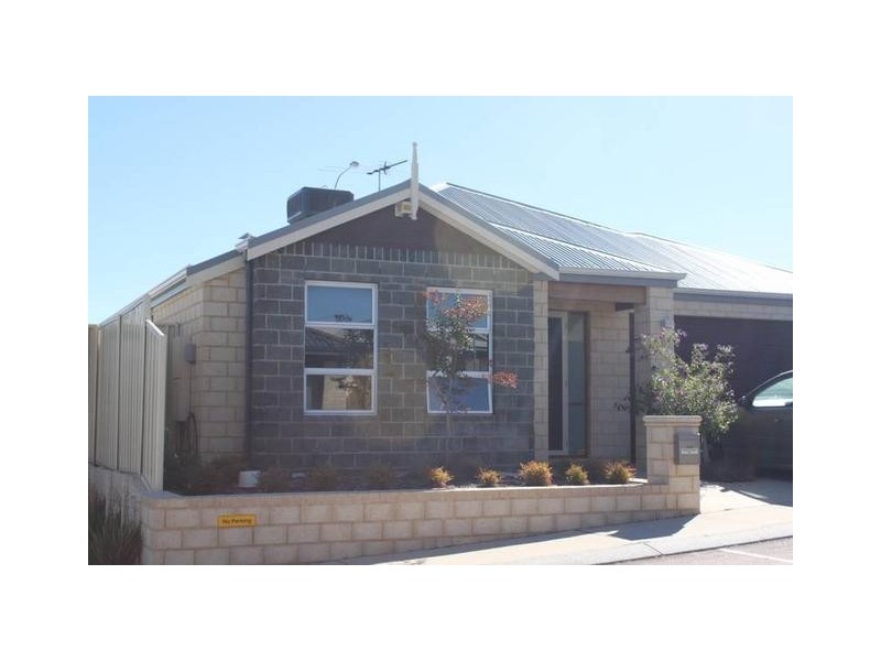 8 Jedburg Loop, Sinagra WA 6065