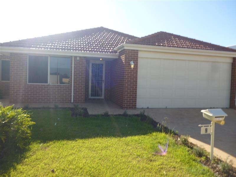 9 Karralea Way, Pearsall WA 6065