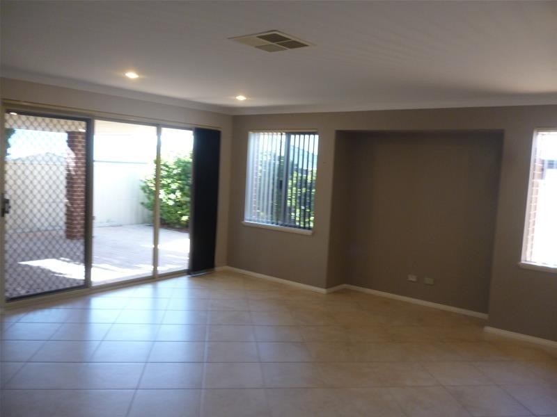 9 Karralea Way, Pearsall WA 6065