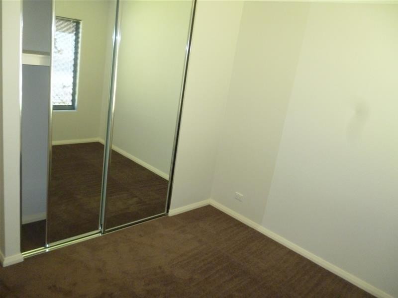 4 Tranquility Crescent, Aveley WA 6069