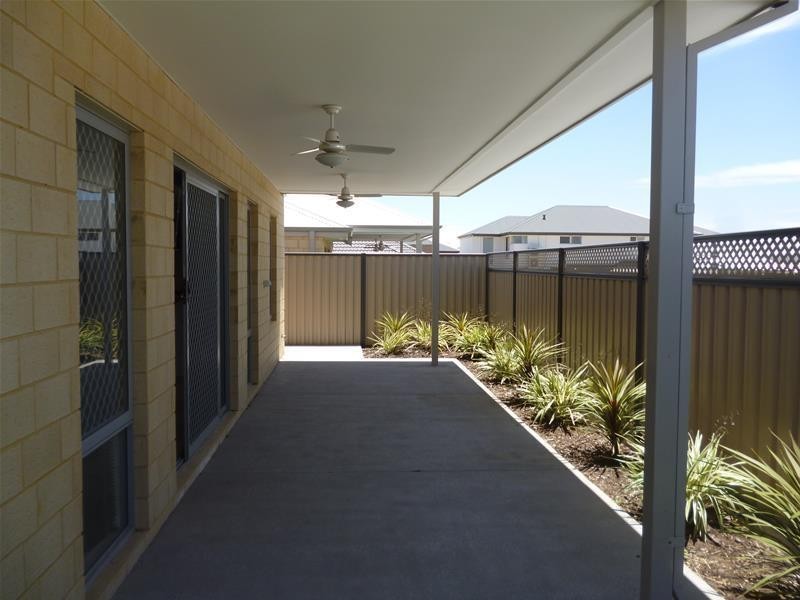 4 Tranquility Crescent, Aveley WA 6069