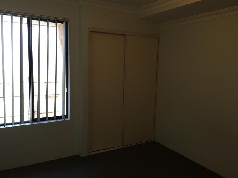 2/25 Peppering Way, Westminster WA 6061