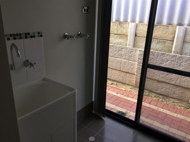 2/25 Peppering Way, Westminster WA 6061