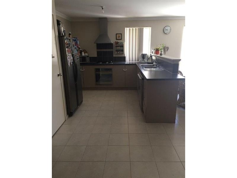 10 Lynella Circuit, Banksia Grove WA 6031