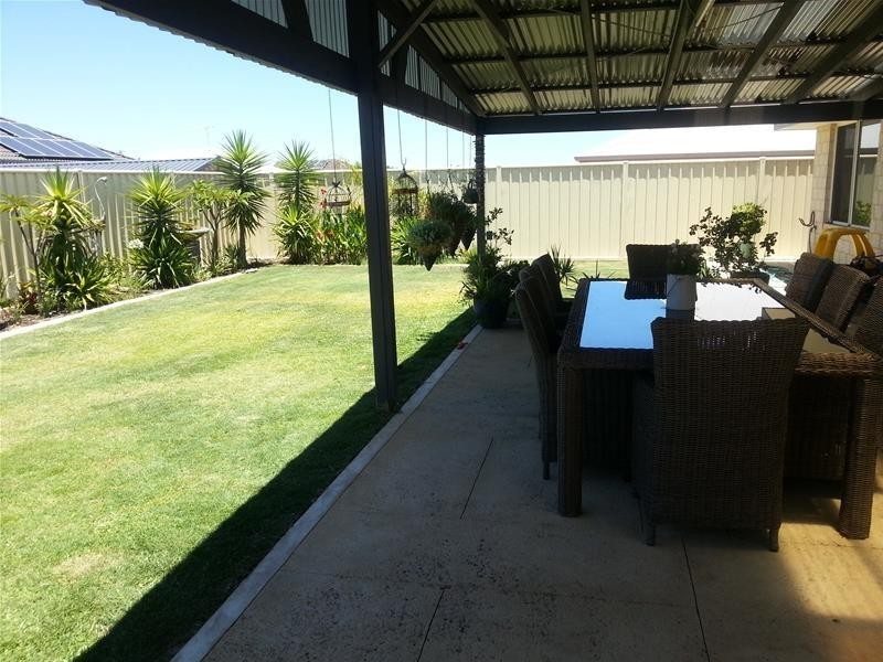 10 Lynella Circuit, Banksia Grove WA 6031