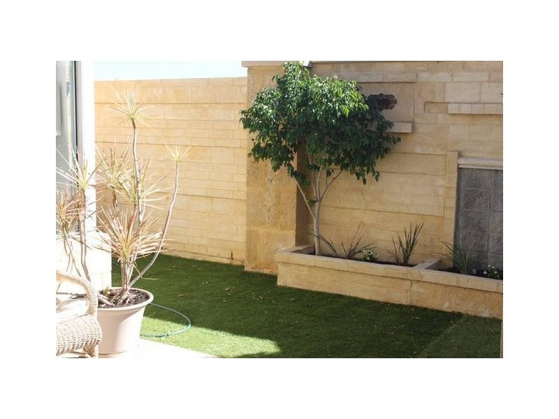 8 Jedburg Loop, Sinagra WA 6065