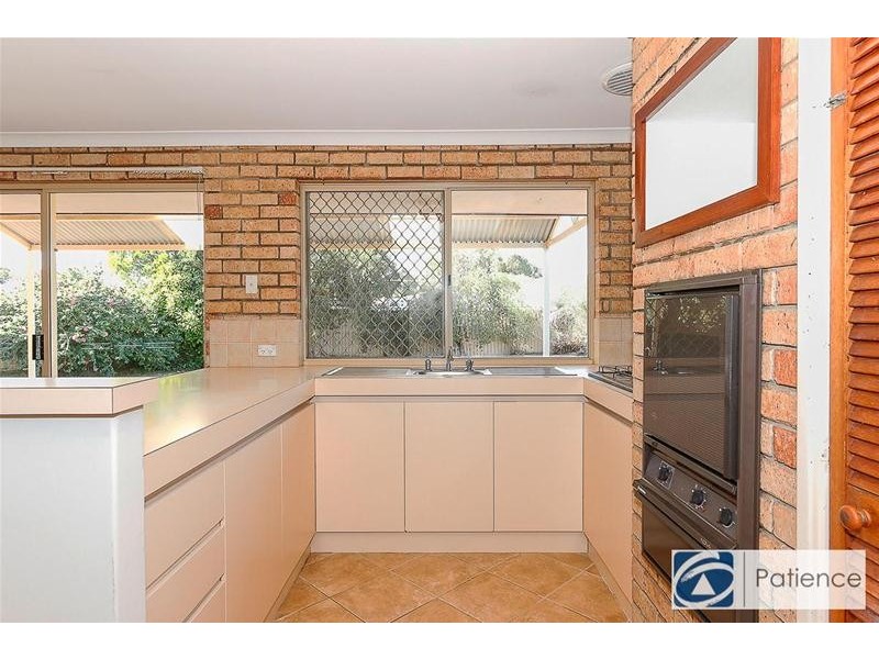 88 Greenfields Circle, Hocking WA 6065