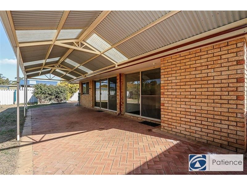 88 Greenfields Circle, Hocking WA 6065