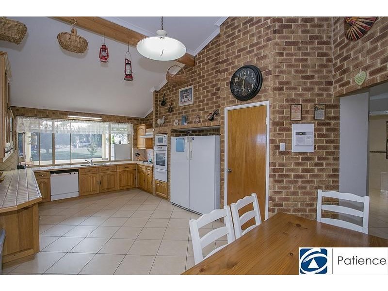 10 Clubhouse Lane, Gnangara WA 6077