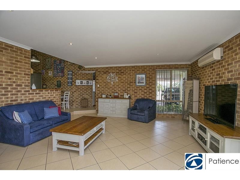 10 Clubhouse Lane, Gnangara WA 6077