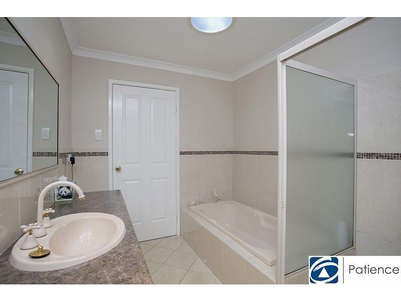 10 Clubhouse Lane, Gnangara WA 6077