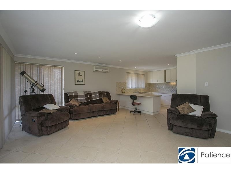 10 Clubhouse Lane, Gnangara WA 6077