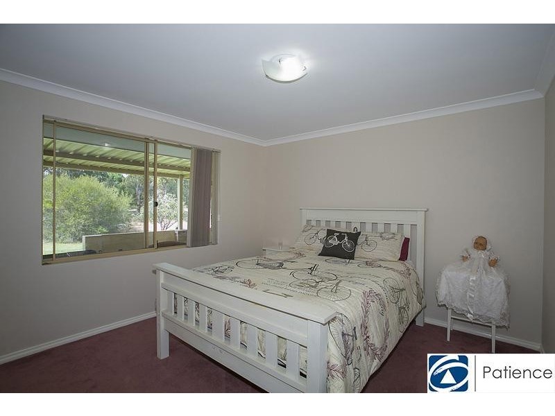 10 Clubhouse Lane, Gnangara WA 6077