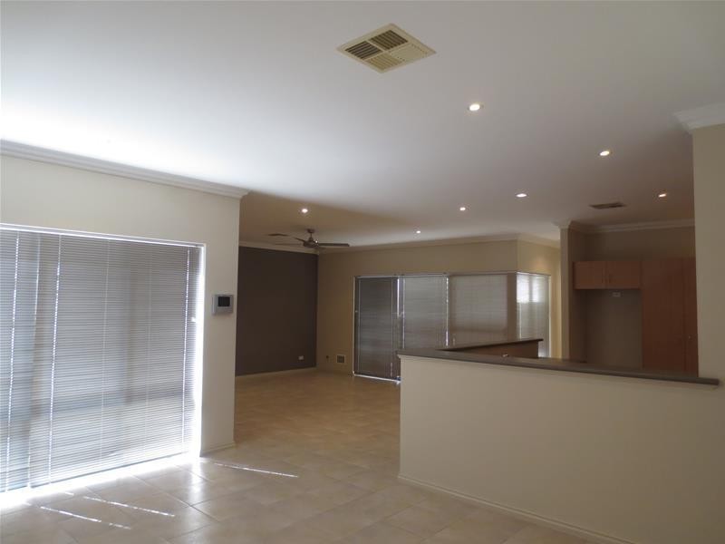 19 Tissington Drive, Darch WA 6065