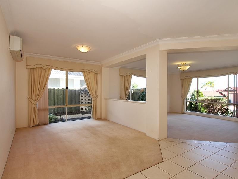 43 Canterbury Circle, Currambine WA 6028