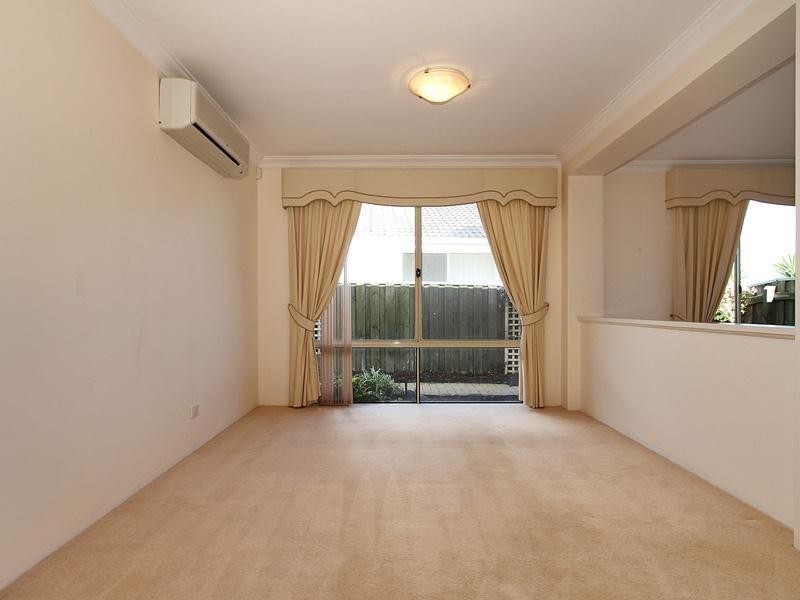 43 Canterbury Circle, Currambine WA 6028