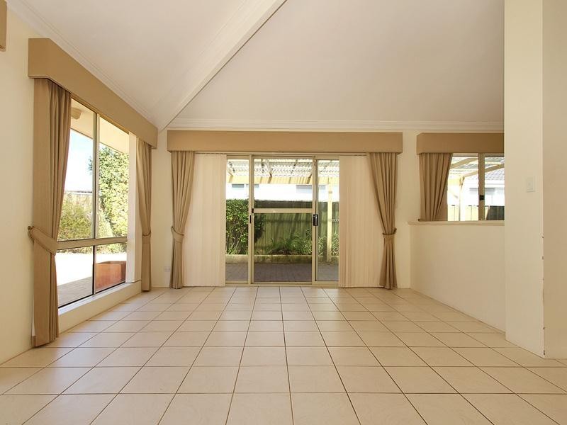 43 Canterbury Circle, Currambine WA 6028